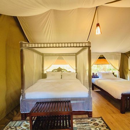 מלון Narok Lorian Safari Camp Limited מראה חיצוני תמונה