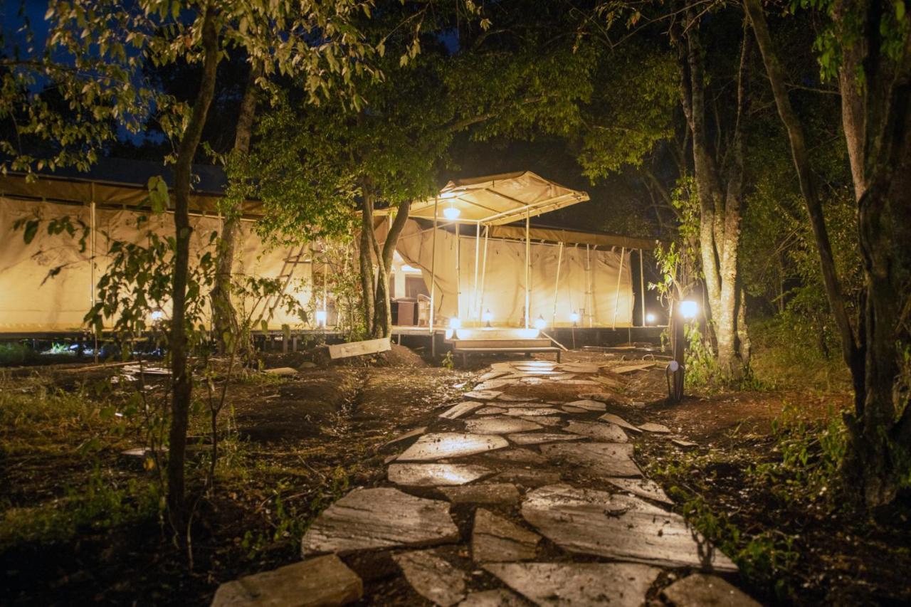 מלון Narok Lorian Safari Camp Limited מראה חיצוני תמונה