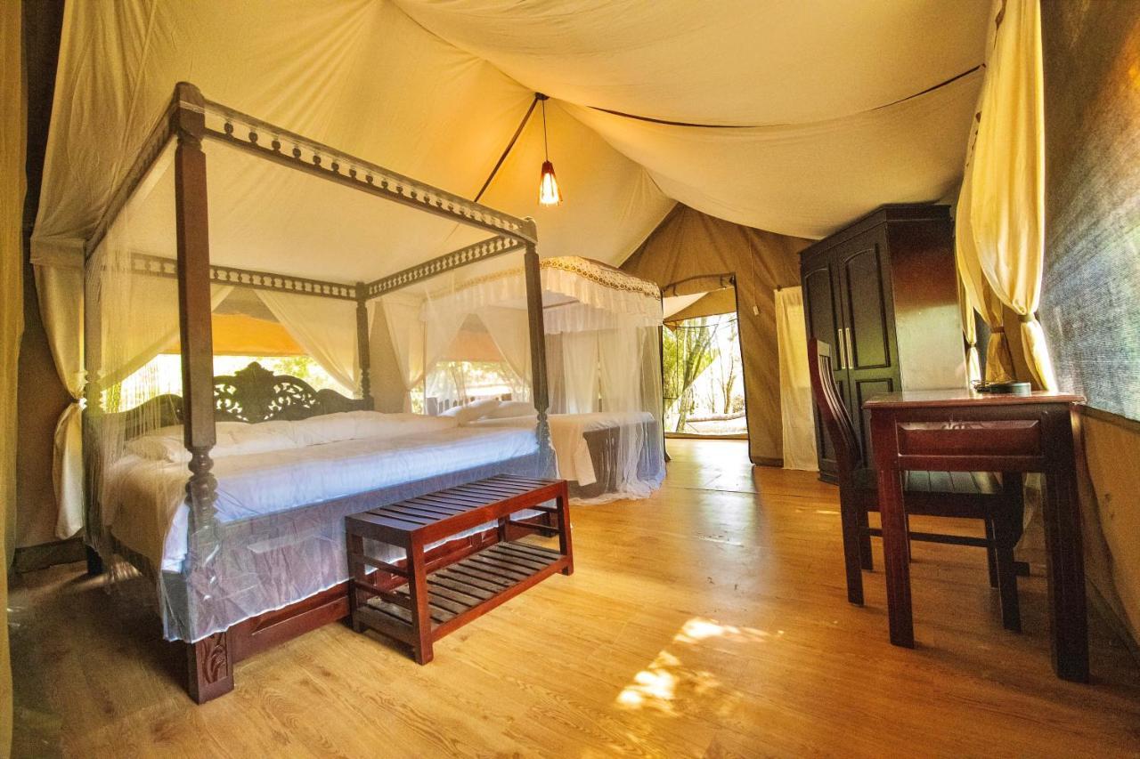 מלון Narok Lorian Safari Camp Limited מראה חיצוני תמונה